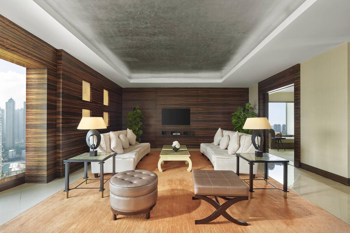 Presidential Suite | Ruang tamu | TV LCD 