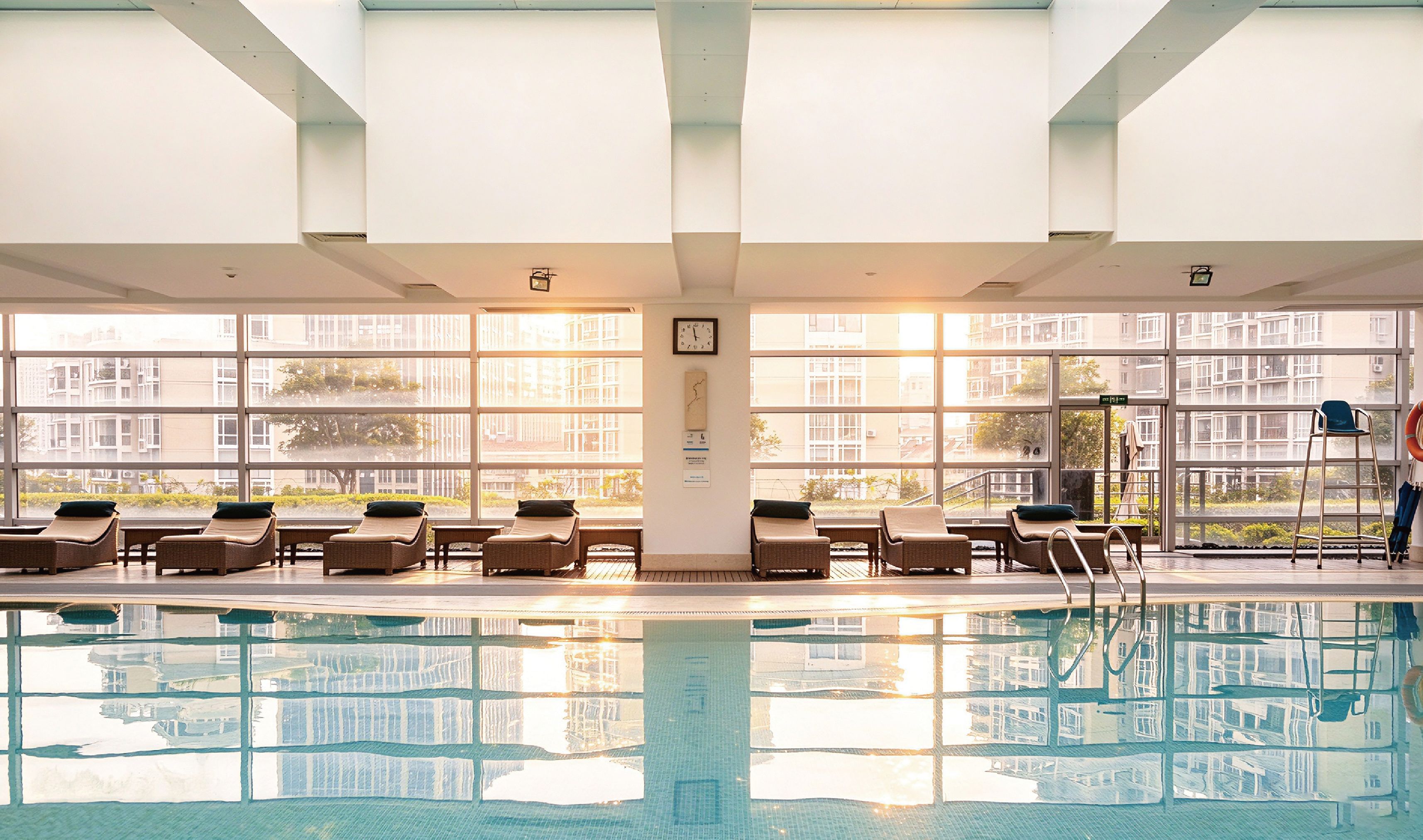 Indoor/outdoor pool