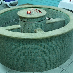 Sauna, tab panas, mata air panas / mata air mineral, rawatan badan