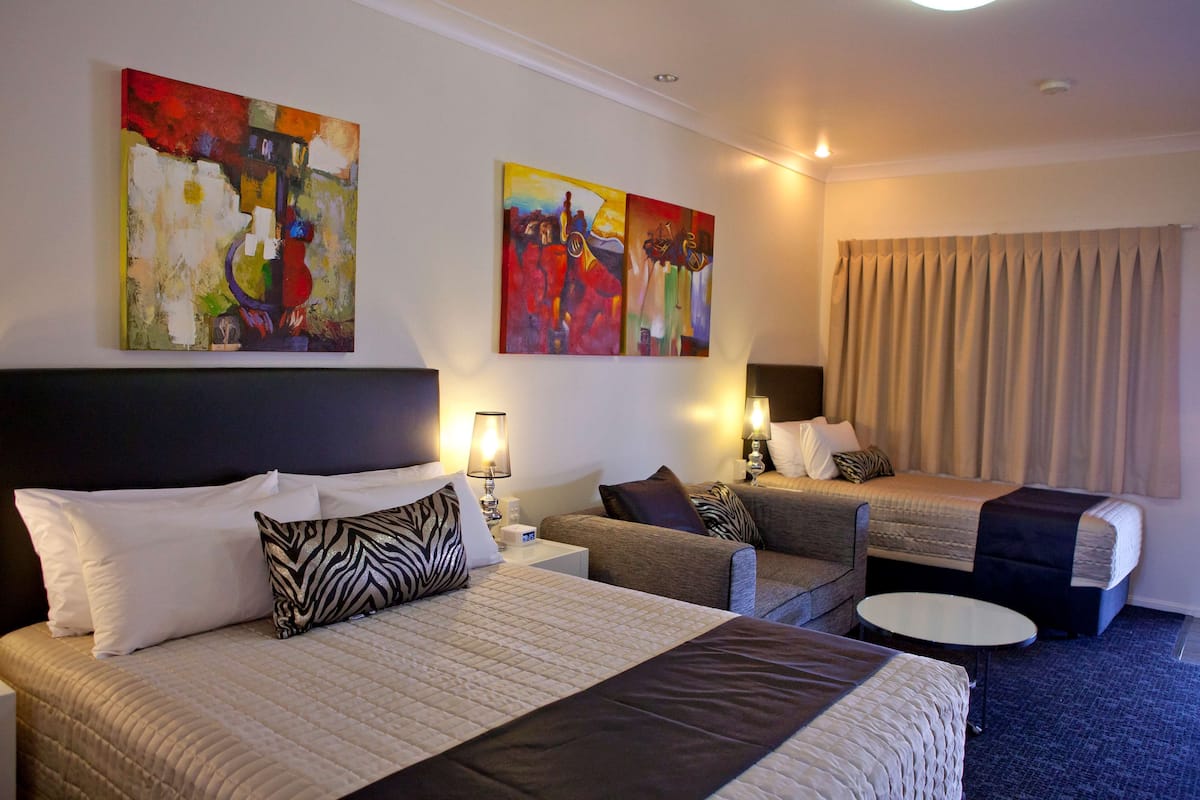 premium bedding, pillow-top beds, minibar, desk