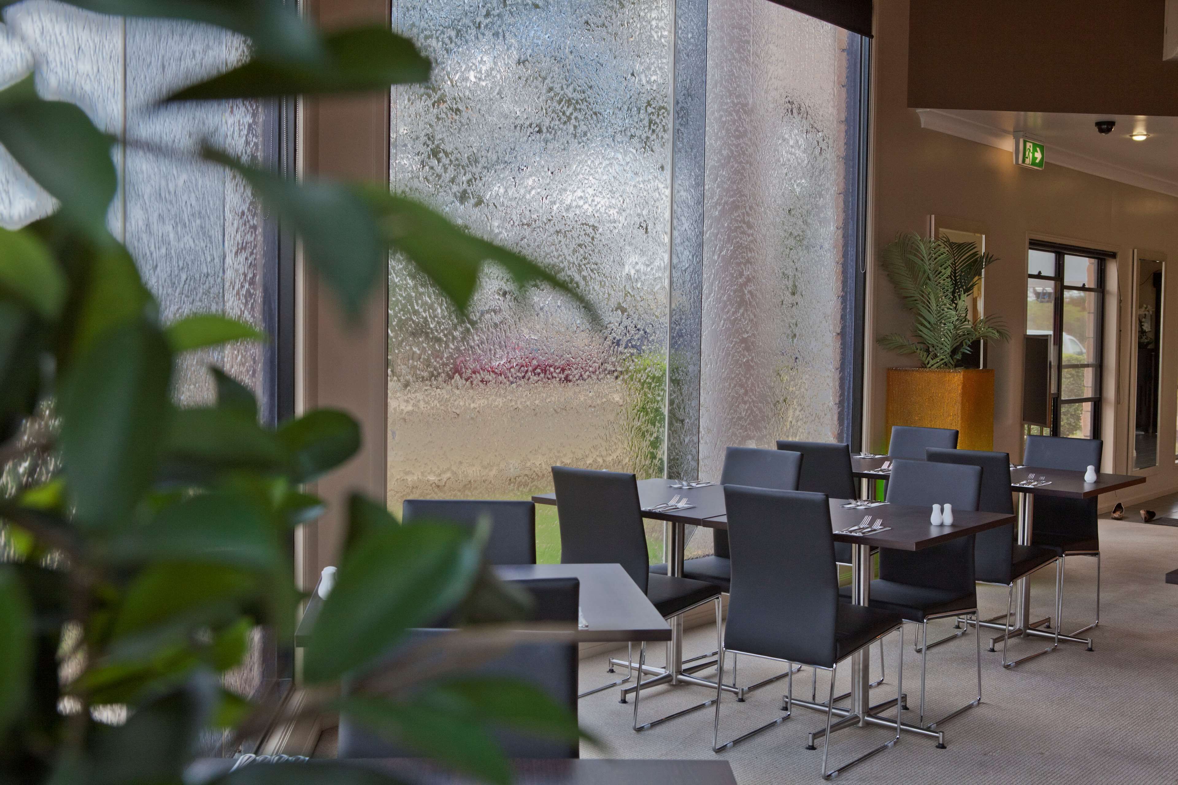 breakfast, dinner served; international cuisine, pool views