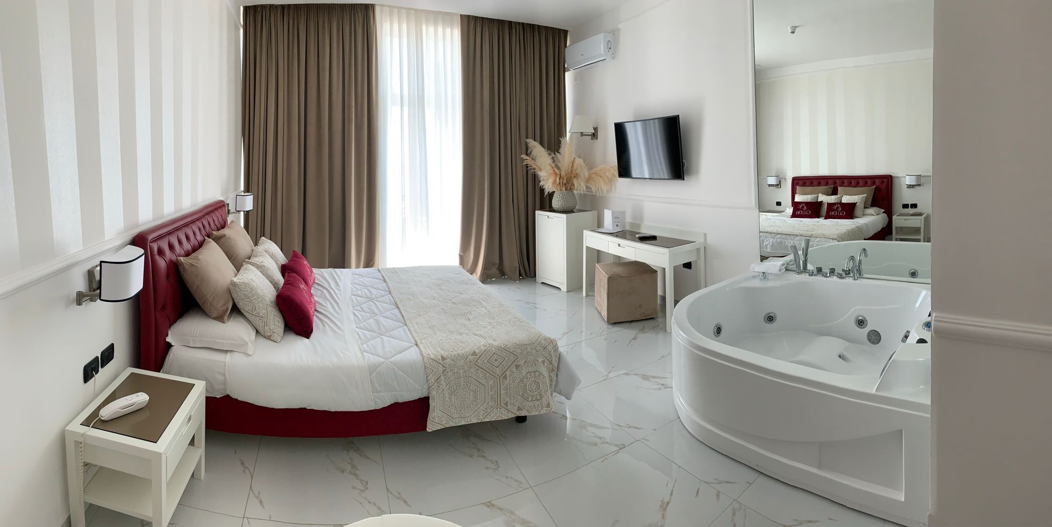 junior suite vasca idro vista mare | hypo-allergenic bedding, minibar, in-room safe, desk