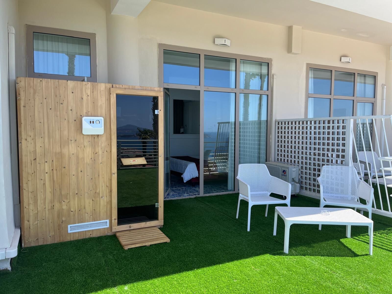 junior suite vietri con sauna esterna vista mare | terrace/patio