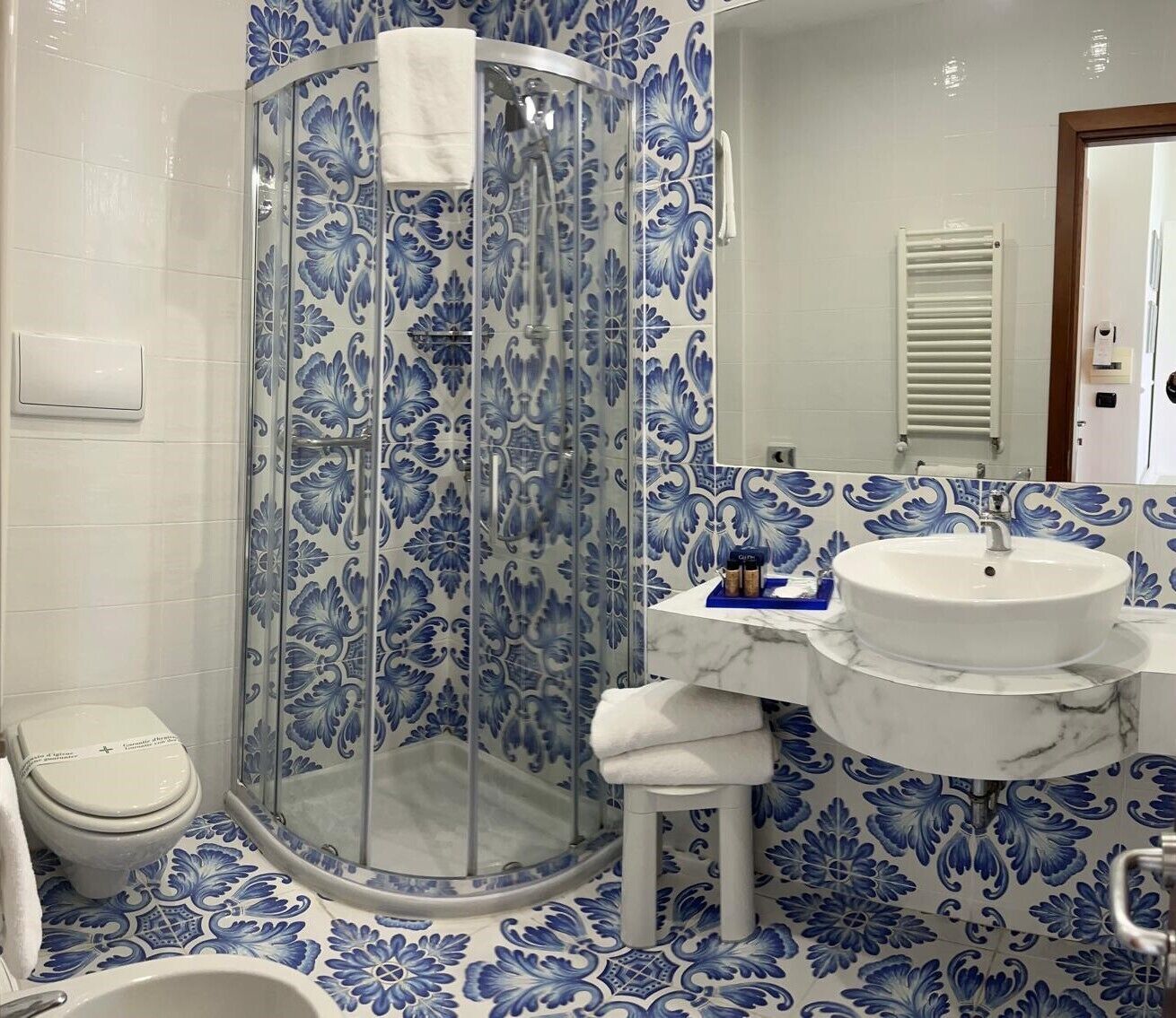 junior suite vietri con sauna esterna vista mare | bathroom | shower, free toiletries, hair dryer, bidet