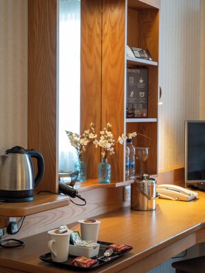 In-room safe, desk, iron/ironing board, free cribs/infant beds - Future Inn Plymouth (Plymouth)