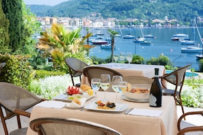 Café da manhã, almoço e jantar