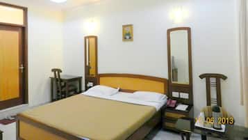 Premium Room | 1 bedroom, in-room safe, individually decorated, individually furnished