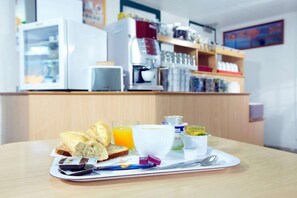 Daily buffet breakfast (EUR 6.2 per person)