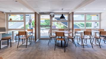 Morgenmadsbuffet hver dag (6.2 EUR pr. person)