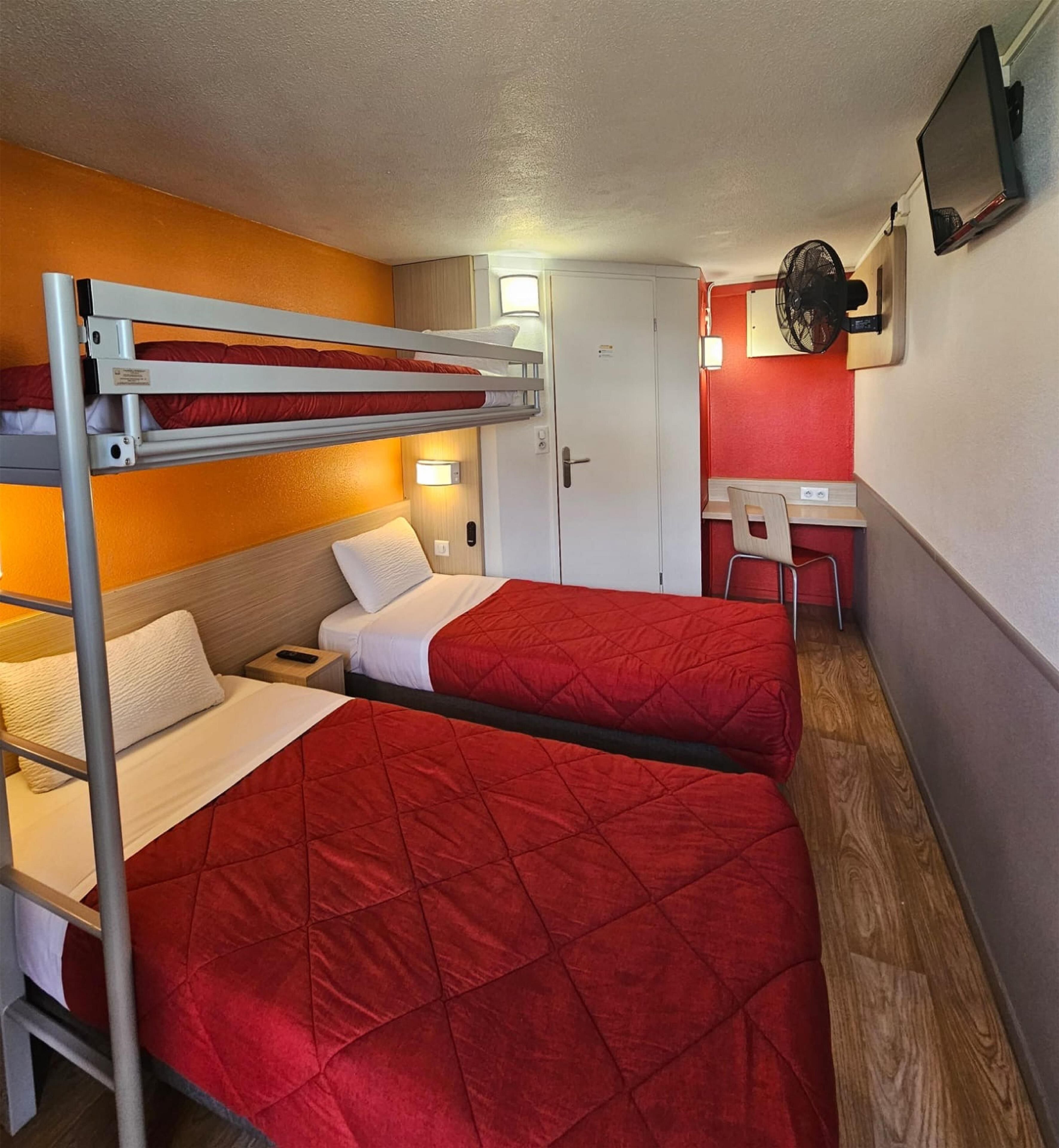 Standard Room, 3 Single Beds