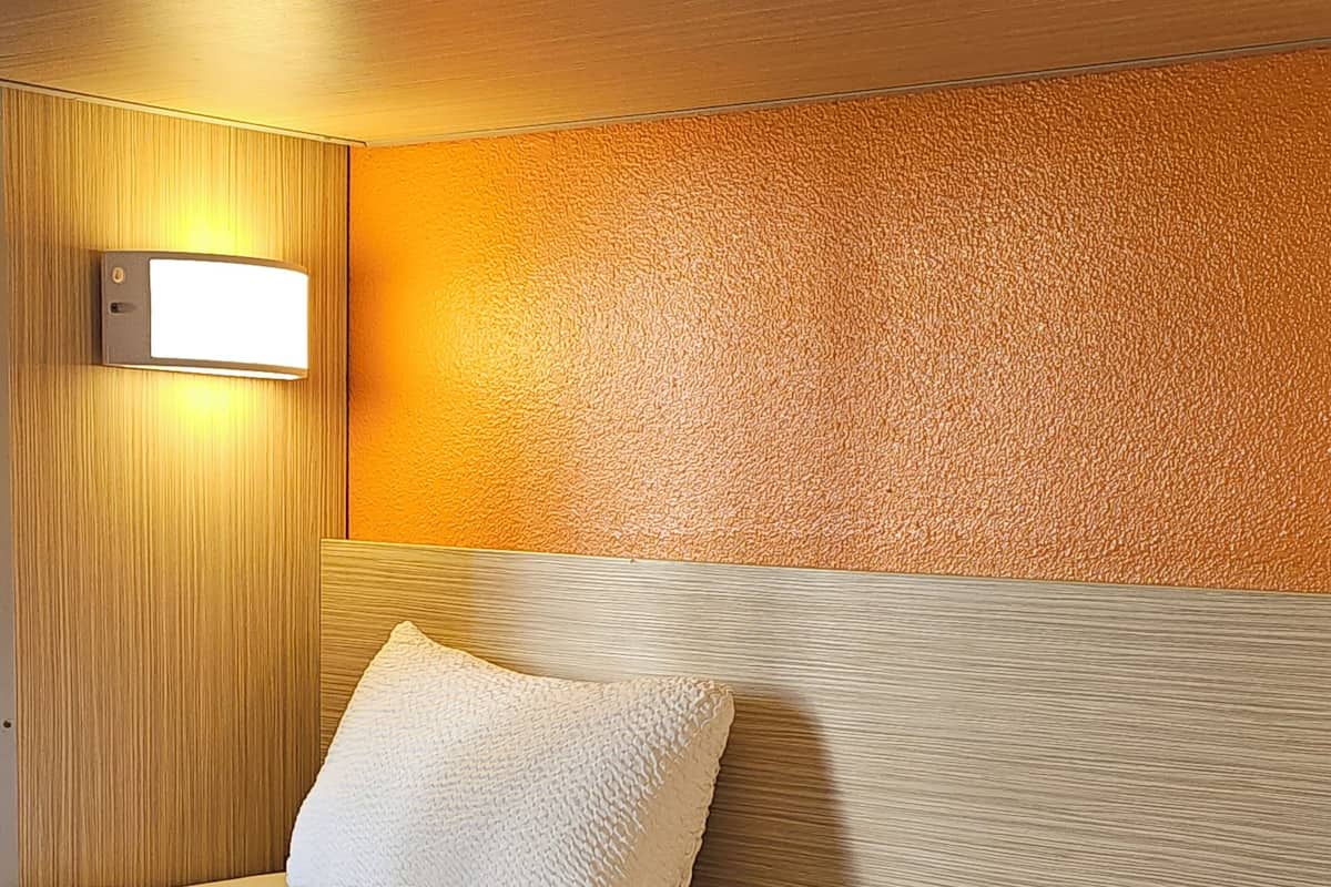 Standaard kamer, 2 eenpersoonsbedden | Een bureau, een laptopwerkplek, verduisterende gordijnen