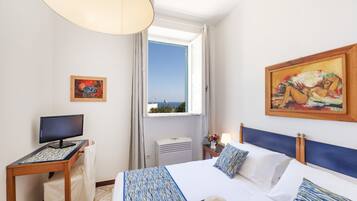 Classic Double Room | Frette Italian sheets, minibar, desk, free WiFi