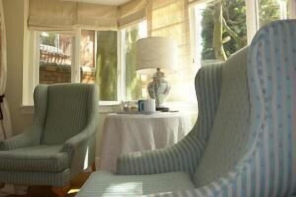 ロビー応接スペース