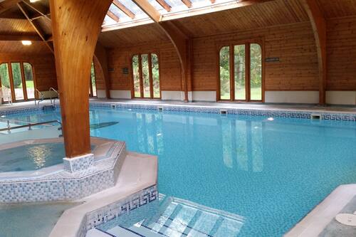 Indoor pool, pool loungers