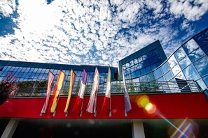 واجهة المنشأة