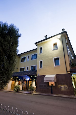 Front of property - Hotel Nuova Mestre (Mestre)