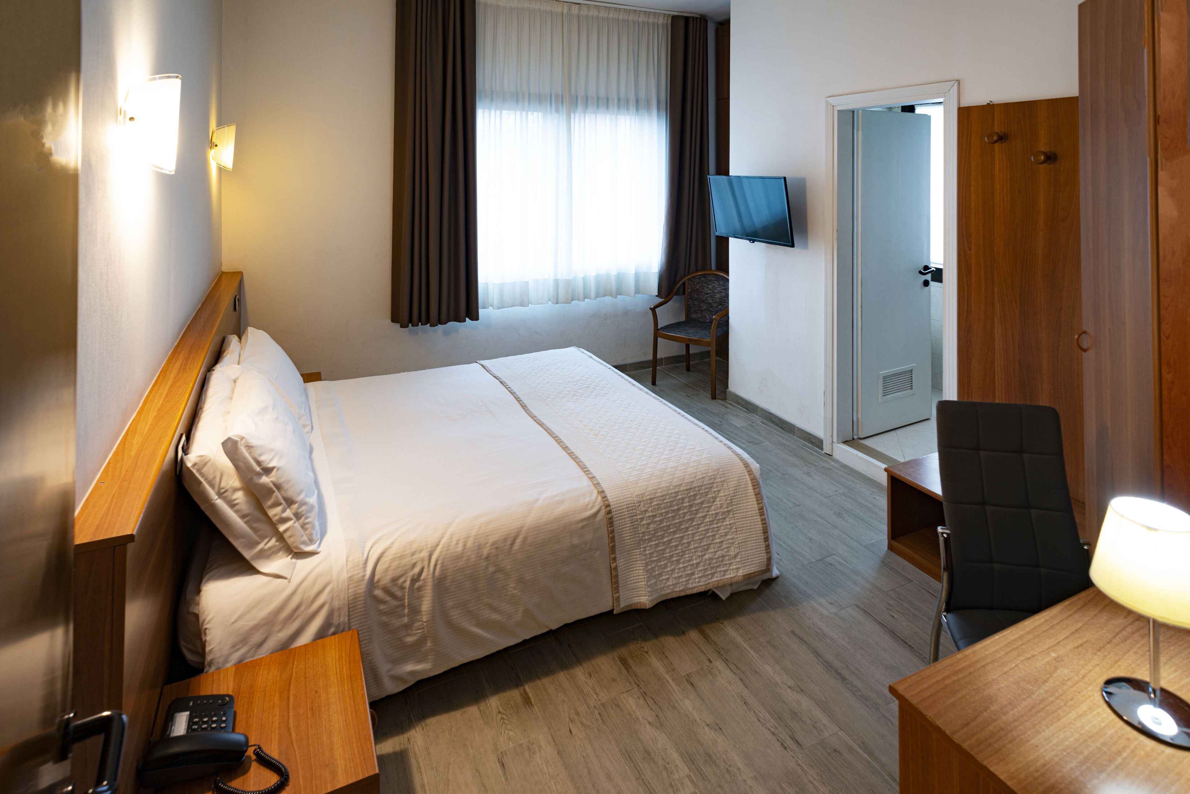 Minibar, in-room safe, desk, soundproofing
