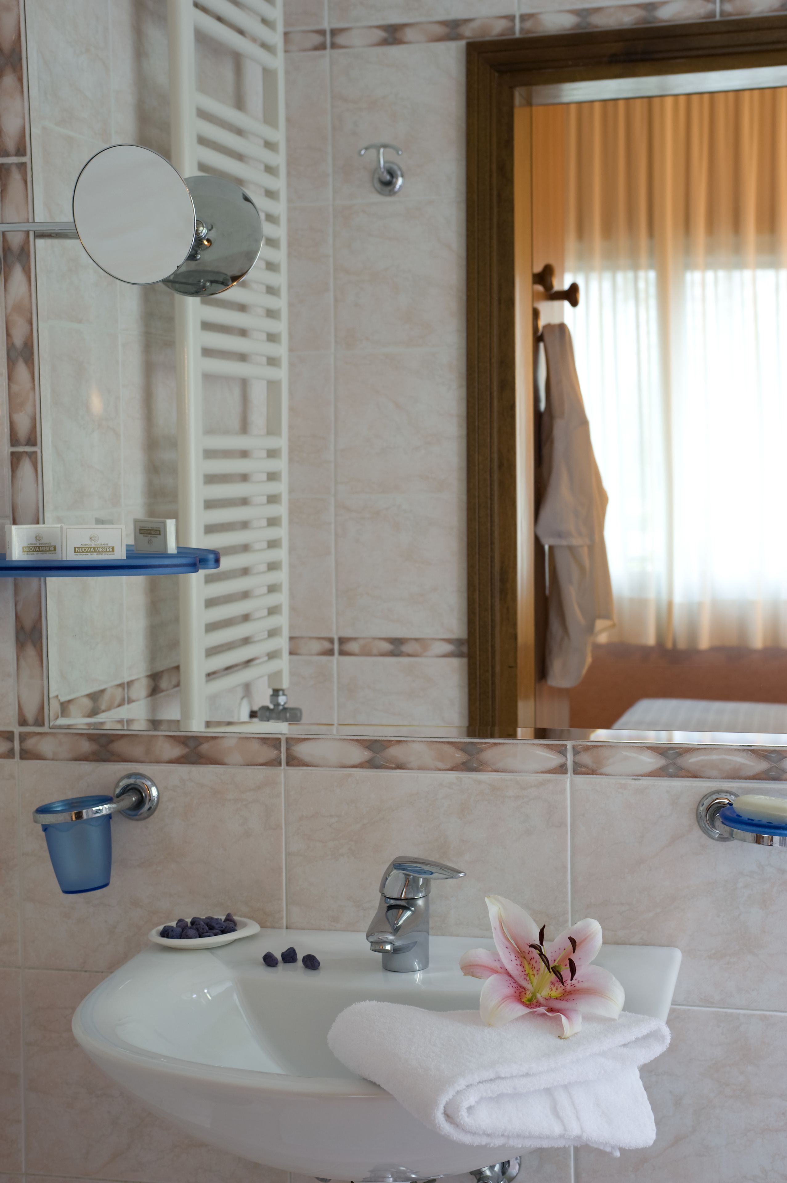 Standard Single Room | Bilik Mandi | Kelengkapan dandanan diri percuma, pengering rambut, tuala disediakan 