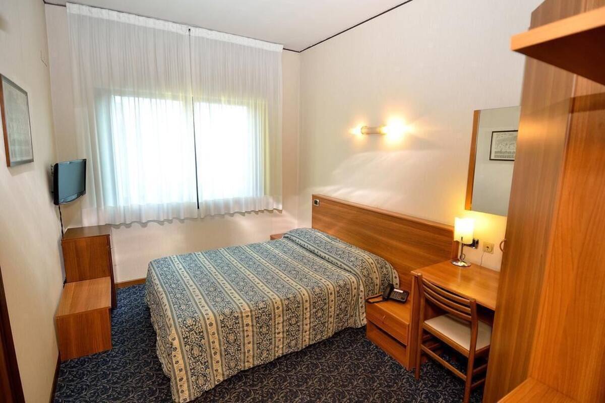 Minibar, in-room safe, desk, soundproofing