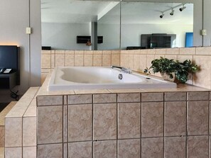 Free WiFi, bed sheets, alarm clocks - Motel 6 Oklahoma City, OK - Frontier City (Oklahoma City)