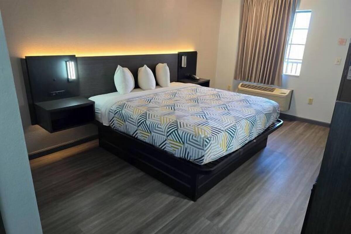 Free WiFi, bed sheets, alarm clocks