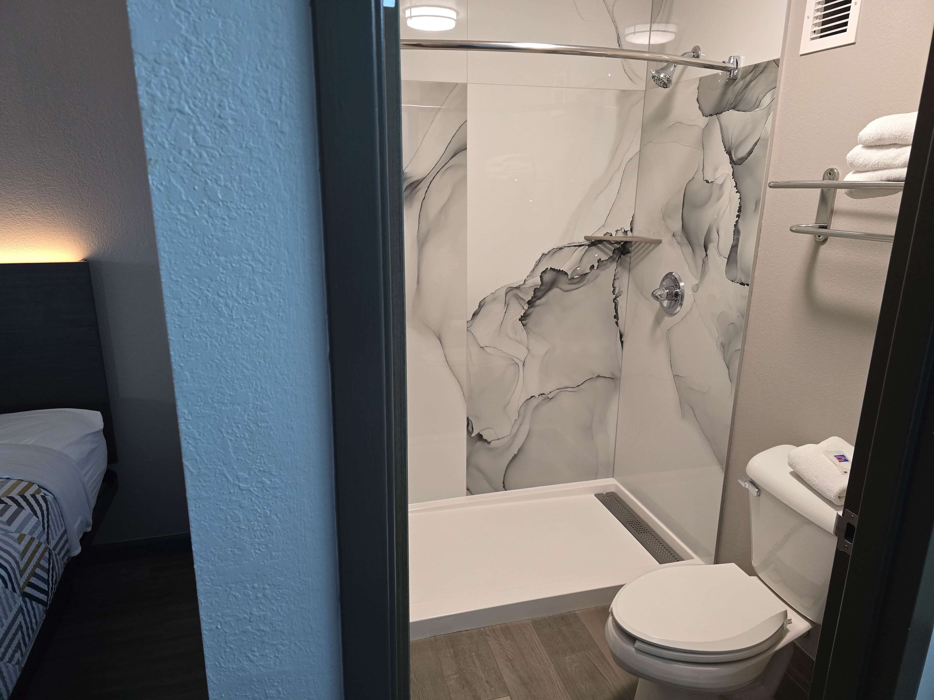 免费洗浴用品、肥皂、卫生纸