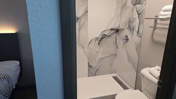 Free toiletries, soap, toilet paper