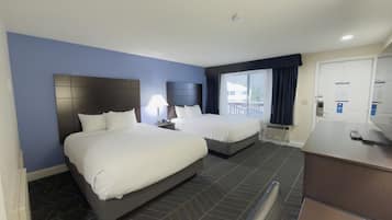 Lit avec matelas à plateau-coussin, bureau, fer et planche à repasser