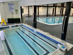 Indoor pool - Beacon Inn and Suites (Lincoln)