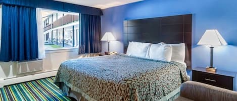 Superior Room, 1 King Bed, Non Smoking, Mountain View | Pillow-top beds, desk, iron/ironing board, free cots/infant beds