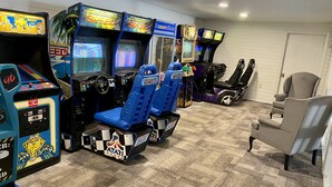 Arcade - Beacon Inn and Suites (Lincoln)