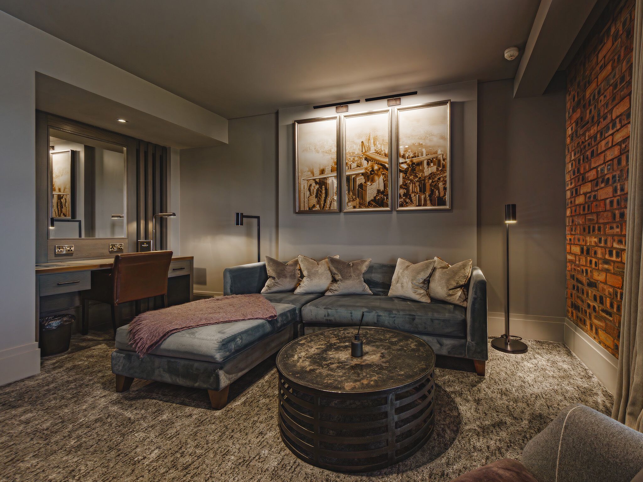 deluxe suite | 1 bedroom, premium bedding, desk, laptop workspace