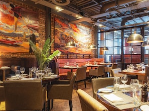 Breakfast, lunch, dinner served; British cuisine