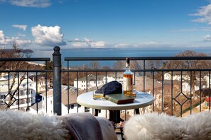 防敏寢具、房內夾萬、書桌、遮光窗簾/窗簾