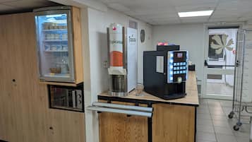 Cooked-to-order breakfast on weekends (EUR 6.20 per person)