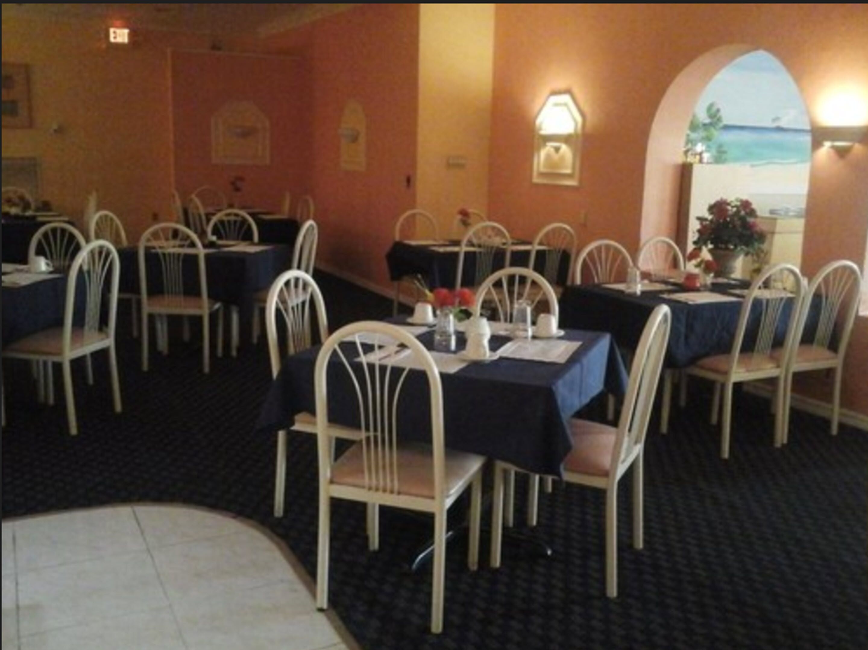 breakfast, lunch, dinner served; international cuisine