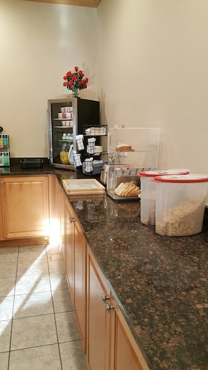 Free daily continental breakfast