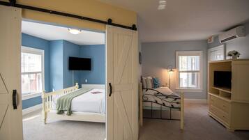 Deluxe Queen Suite | Ropa de cama de alta calidad y camas con pillow-top
