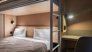 Standard Room, Multiple Beds | Desk, blackout curtains, free cots/infant beds, free WiFi - Premiere Classe Lille Nord - Roncq (Roncq)