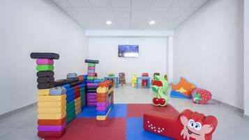 Área de juegos infantiles techada
