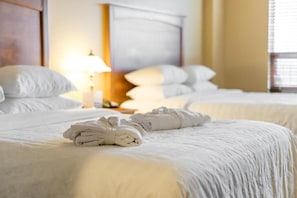 Ropa de cama de alta calidad y colchones con acolchado adicional