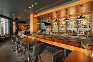 Bar (en el alojamiento)