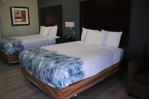 Premium bedding, desk, iron/ironing board, free WiFi - Cotulla Executive Inn (Cotulla)