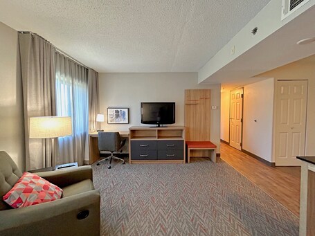 Candlewood Suites Indianapolis Downtown Medical District, an IHG Hotel - Image 34