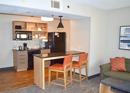 Candlewood Suites Indianapolis Downtown Medical District, an IHG Hotel - Image 40