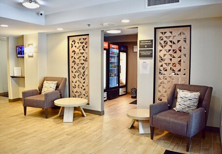 Candlewood Suites Indianapolis Downtown Medical District, an IHG Hotel - Image 42