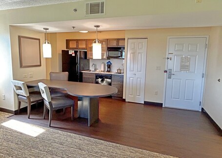 Candlewood Suites Indianapolis Downtown Medical District, an IHG Hotel - Image 39