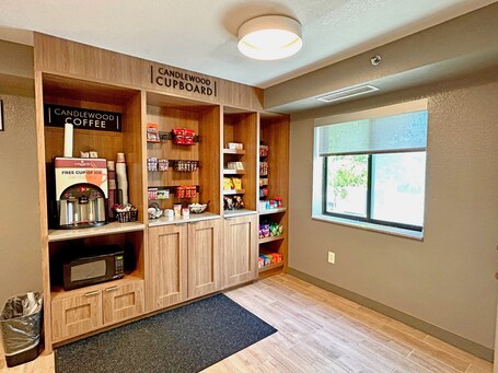Candlewood Suites Indianapolis Downtown Medical District, an IHG Hotel - Image 43