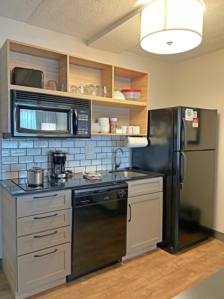 Candlewood Suites Indianapolis Downtown Medical District, an IHG Hotel - Image 38