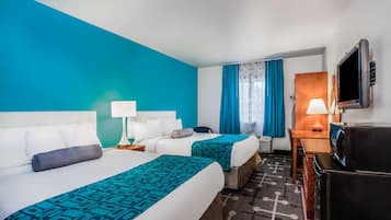 Habitación, 2 camas de matrimonio, no fumadores | Tabla de planchar con plancha, cunas gratuitas, camas supletorias